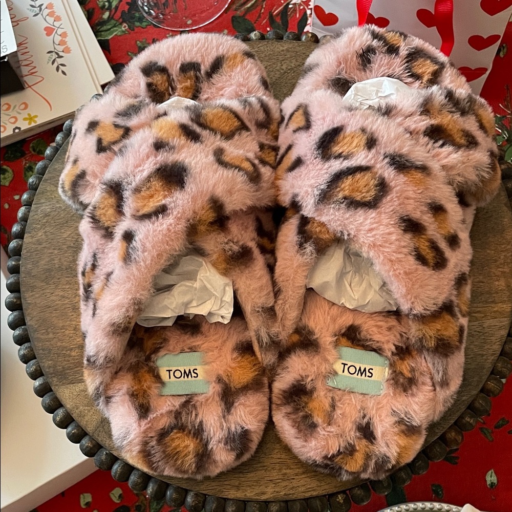 Toms Pink Leopard Print Slippers